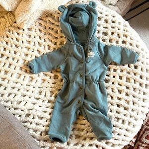 Roots - NWT onesie - never worn